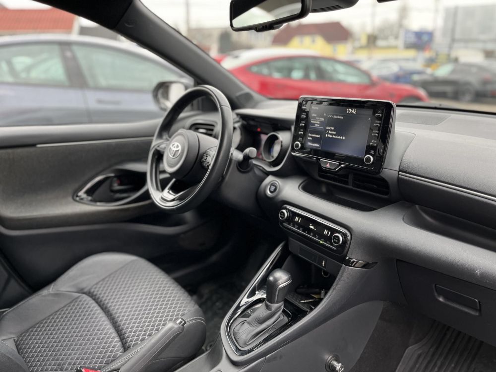 TOYOTA YARIS 1.5 VVT-i Selection Style Magyar. 109e km Kamera Digit Bőr