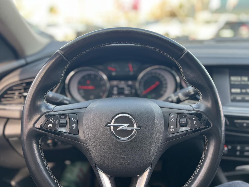 OPEL INSIGNIA Sports Tourer 1.5 Edition Start Stop M.o.-i. sérülésmentes. 4 évszakos gumik. CARPLAY!