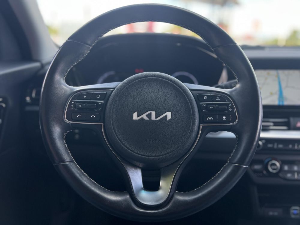 KIA NIRO e-Niro 39kWh Silver 73e km. távtartó. sávtartó. ülésfűtés. félbőr. CARPLAY!