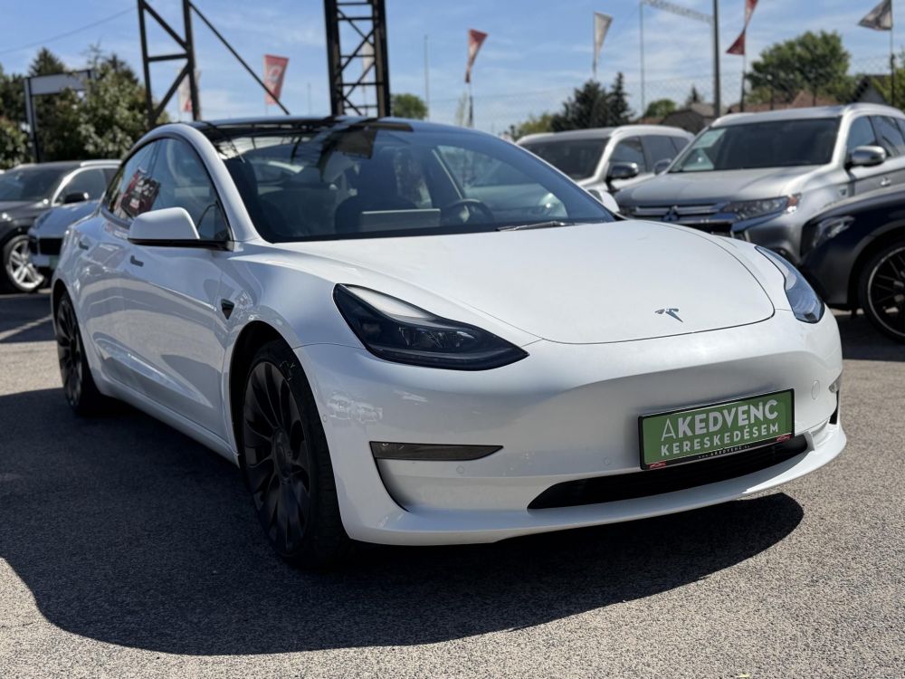 TESLA MODEL 3 Performance AWD (Automata) 68e km. FACELIFT. téli-nyári kerék. überturbine felni. mátrix LED. garanciális!