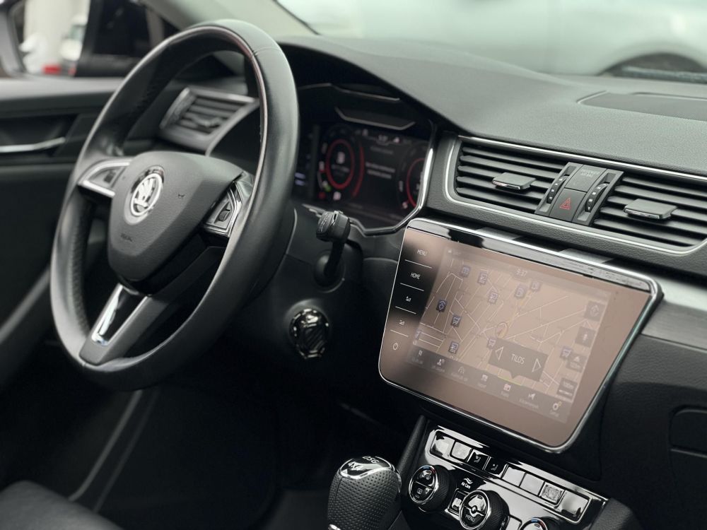 SKODA SUPERB Combi 2.0 TDI SCR Style 4x4 DSG 158e km. M.o.-i. panorámatető. üléshűtés. virtual cockpit. CARPLAY!