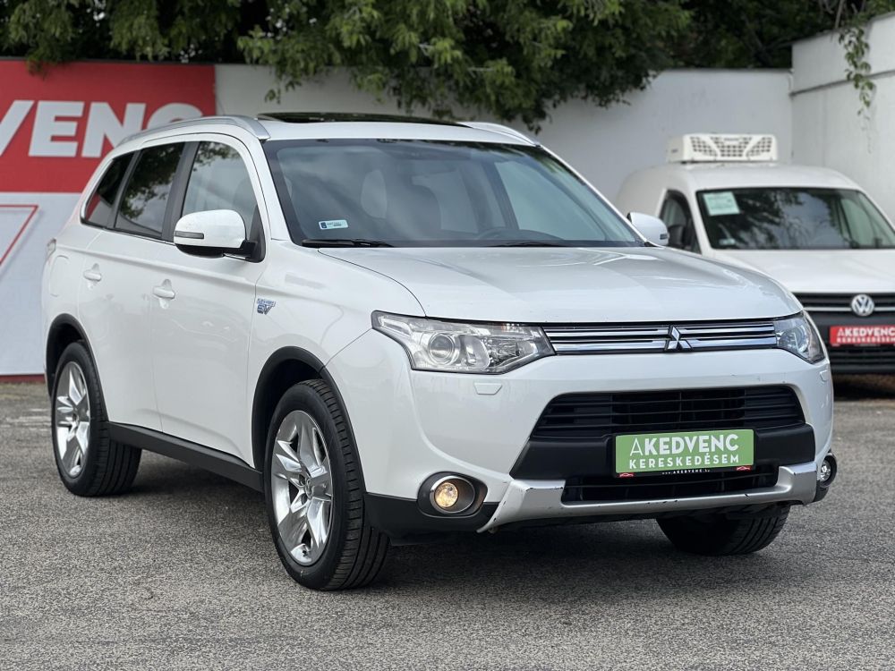 MITSUBISHI OUTLANDER 2.0 MIVEC Instyle Navi 4WD CVT