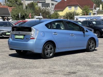 TOYOTA PRIUS PLUG-IN