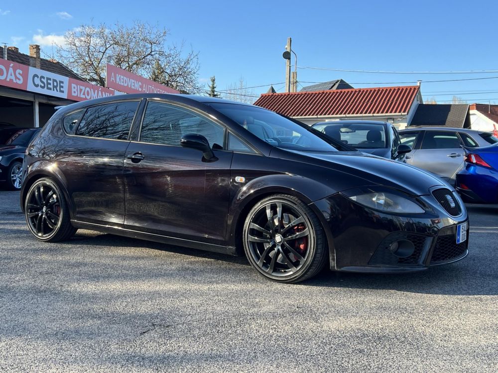 SEAT LEON 2.0 TFSI Cupra 350le! Integrált fejtámlás ülések. Boheme Purple fényezés