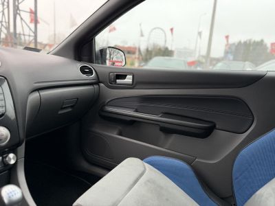 FORD FOCUS RS 2.5 T Értékes kiegészítőkkel