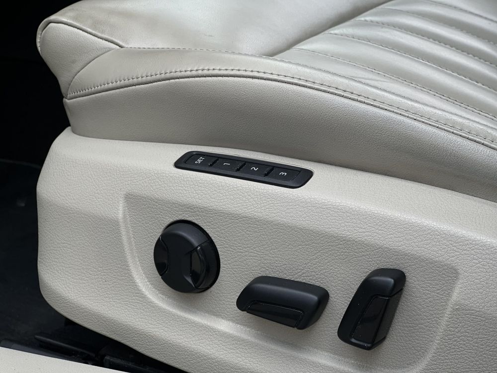 SKODA SUPERB 2.0 TDI SCR L&K DSG Vaj bőrbelső. tolatókamera. adaptív futómű. teljes szerviztörténet!