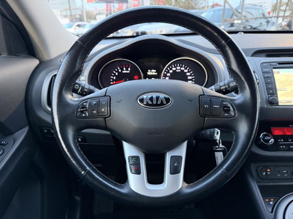 KIA SPORTAGE 2.0 CRDi LX 4x4 (Automata) Magasan felszerelt. Difizár. Téli-nyári gumi garnitúra!