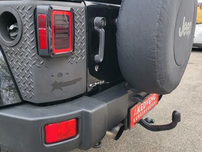 JEEP WRANGLER 2.8 CRD Sport (Automata) emelés. vonóhorog. megkímélt!