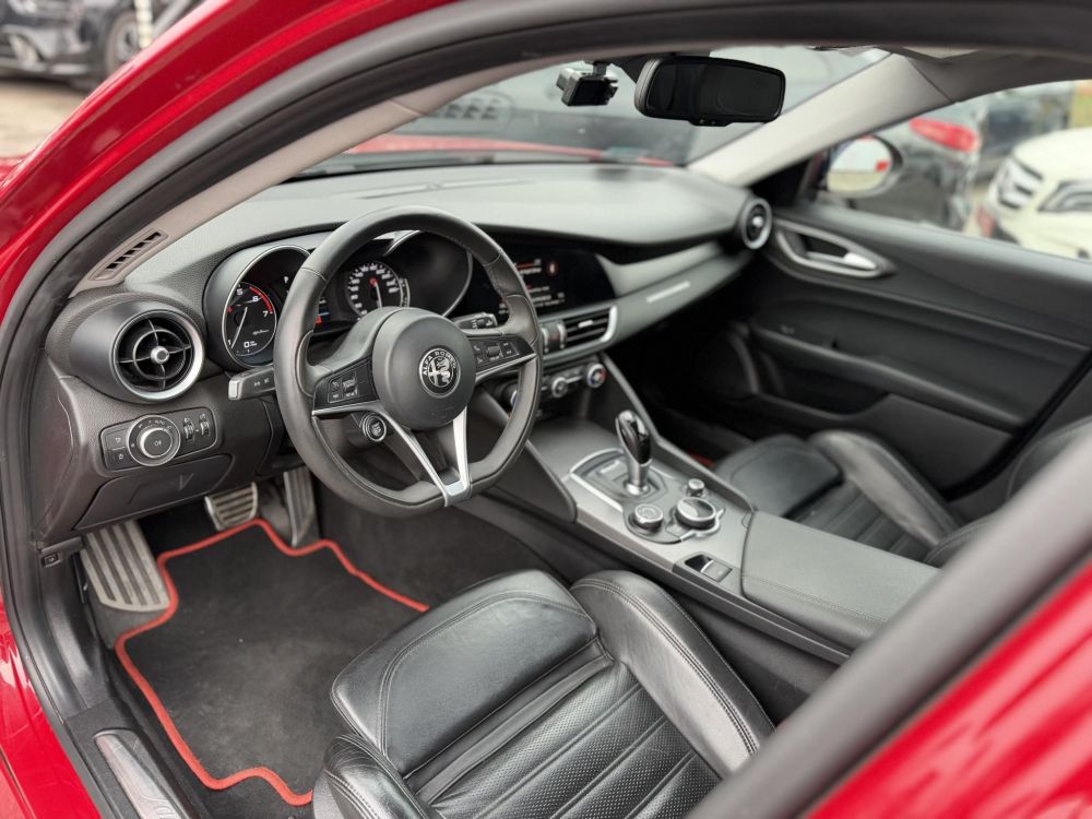 ALFA ROMEO GIULIA 2.0 Veloce Q4 (Automata) 280le. ALFA ROSSO. 116e km!