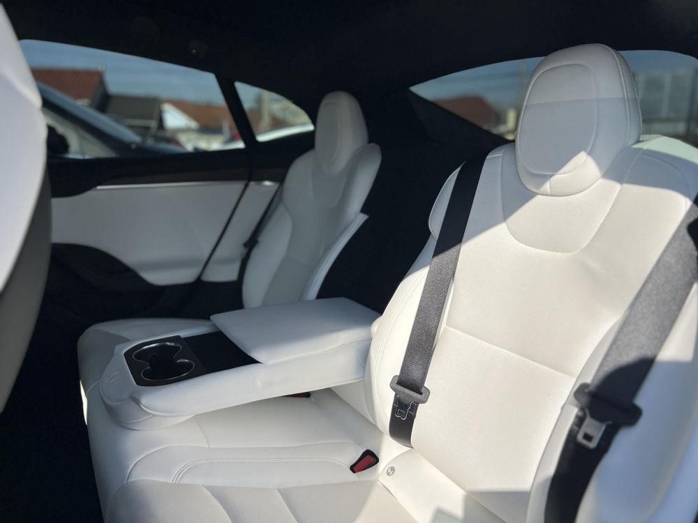 TESLA MODEL S Long Range AWD (Automata) Yoke kormány. Fehér belső. 21 felni. Garanciális