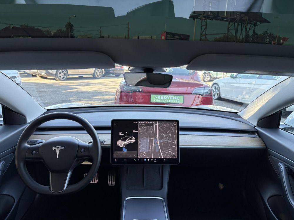 TESLA MODEL 3 Standard Range Plus Aut 62e km. mátrix LED. hőszivattyú. garanciális. premium hifi!