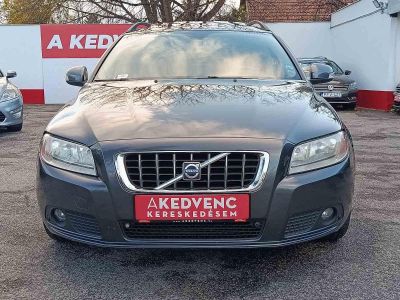VOLVO V70 2.0 D [D3] Momentum Napfénytető Klíma Tempomat Bluetooth Bőr belső!