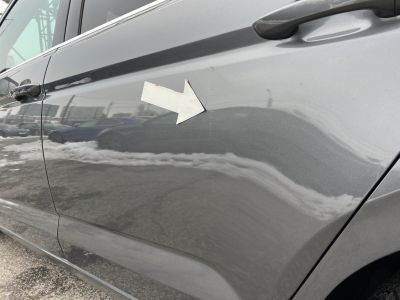 VOLKSWAGEN TOURAN 1.5 TSI ACT IQ.Drive DSG [7 személy] M.o-i. Távtartó Bluetooth Ülésfűtés Kamera Gyönyörű állapotban!