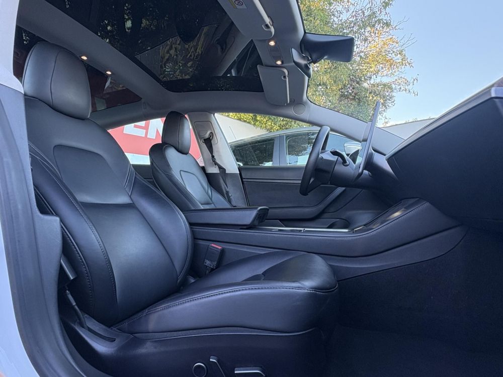 TESLA MODEL 3 Standard Range Plus Aut 62e km. mátrix LED. hőszivattyú. garanciális. premium hifi!