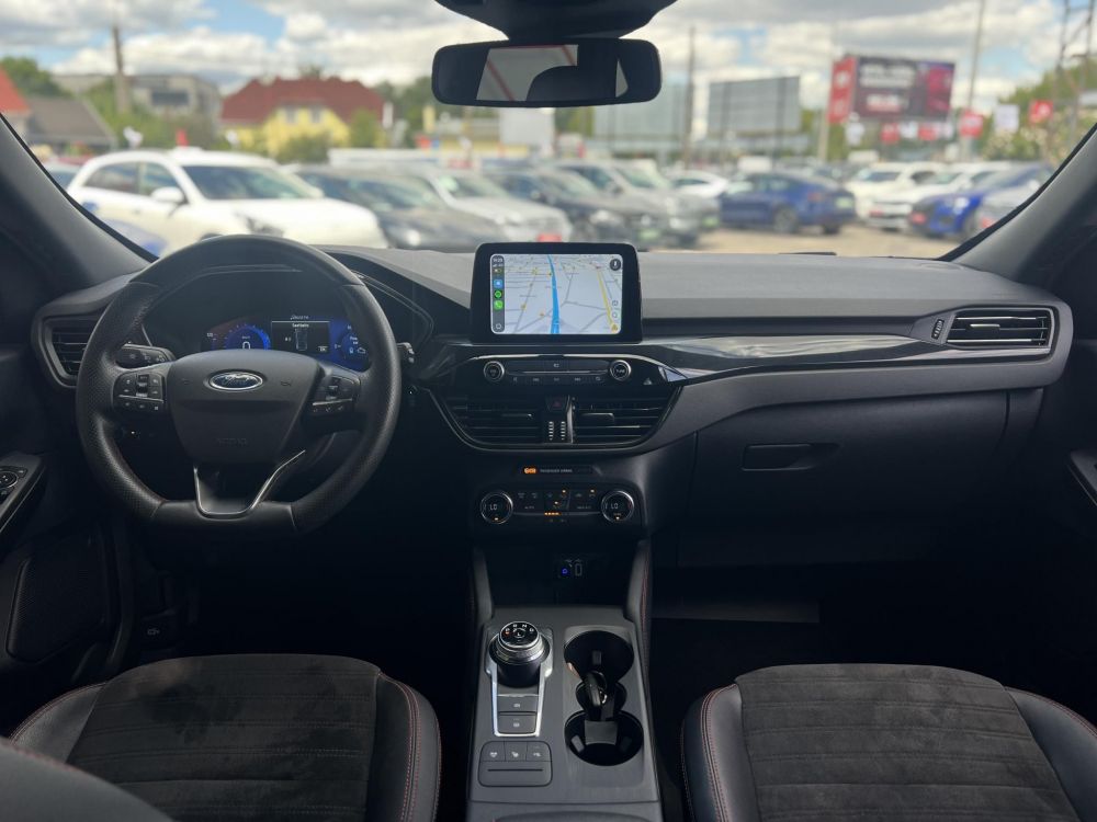 FORD KUGA 2.5 FHEV ST-Line X CVT 42e km. újszerű állapot