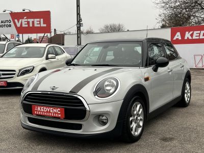 MINI COOPER 1.5 M.o.-i. 1.tul. Klíma Panoráma tető Harman/Kardon Téli/nyári garnitúra!