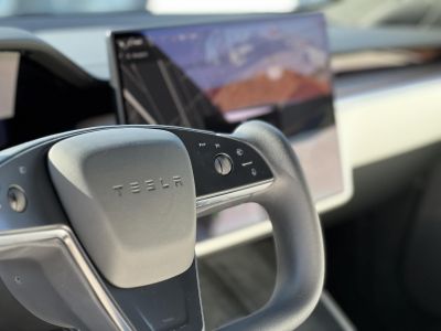 TESLA MODEL S Long Range AWD (Automata) Yoke kormány. Fehér belső. 21 felni. Garanciális