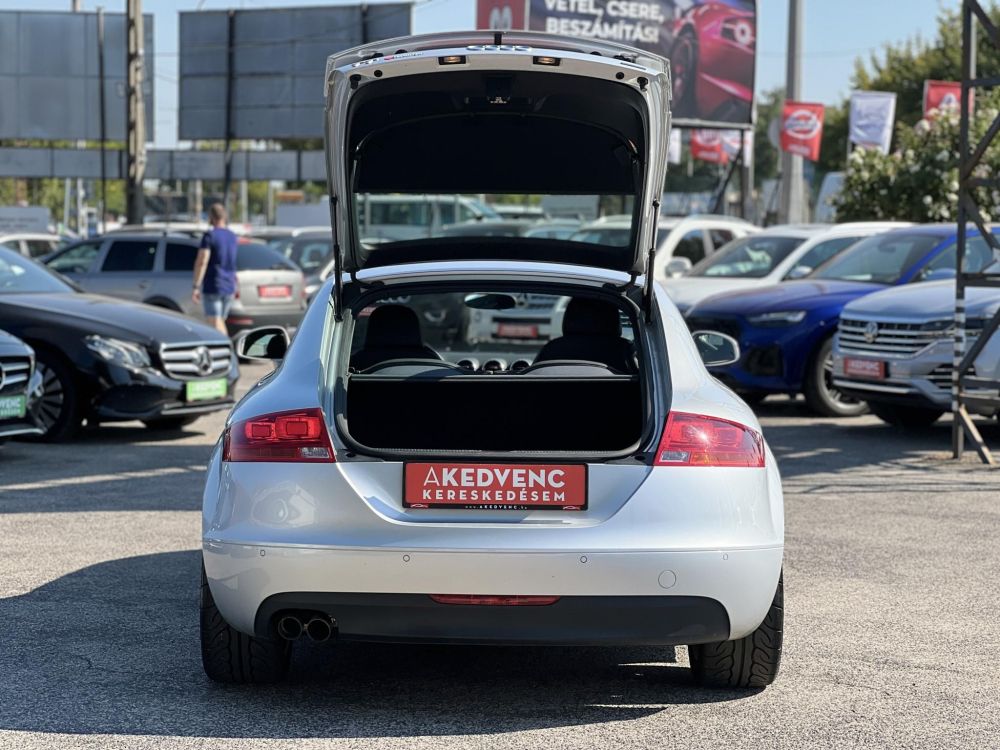AUDI TT Coupe 2.0 TDI Quattro DPF Sérülésmentes Dokumentált előélet Carplay!