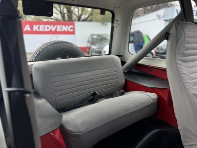 JEEP WRANGLER Hard Top 2.5 Nagyon szép karosszéria. európai kivitel. karbantartott