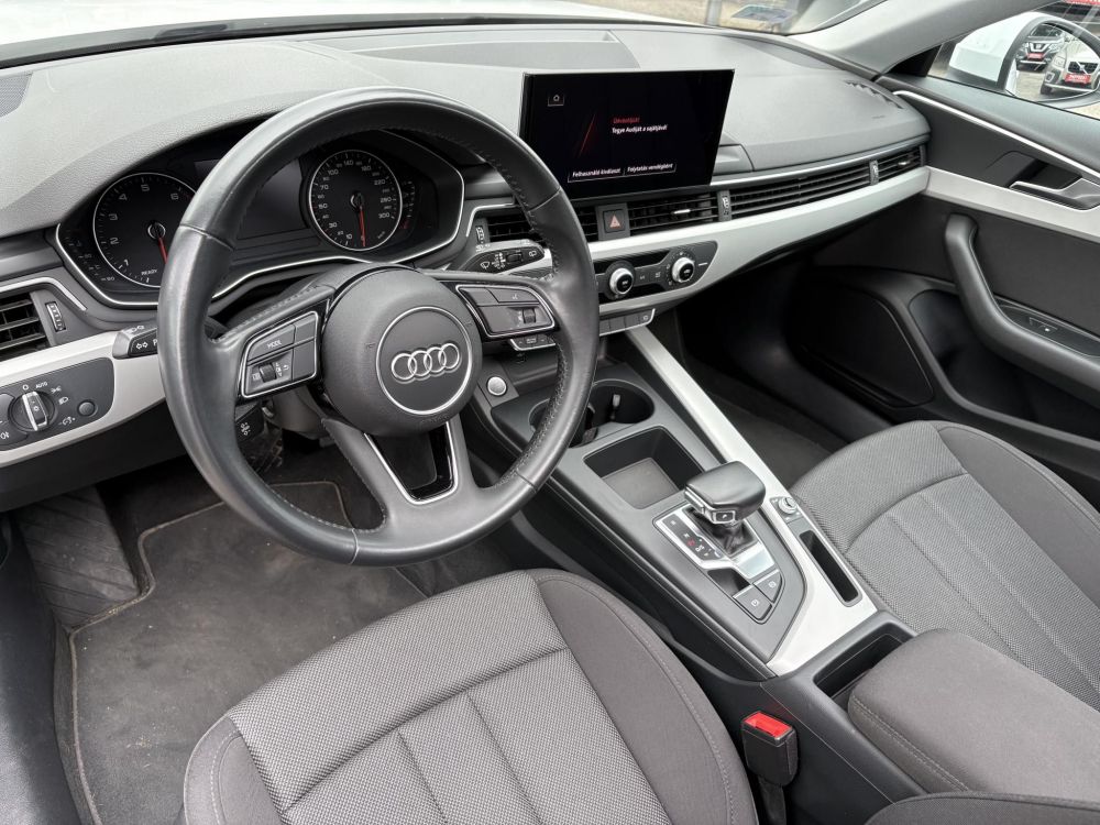 AUDI A4 Avant 40 TFSI S line S-tronic 97e km. Magyarországi Panorámatető Bluetooth Megkímélt!