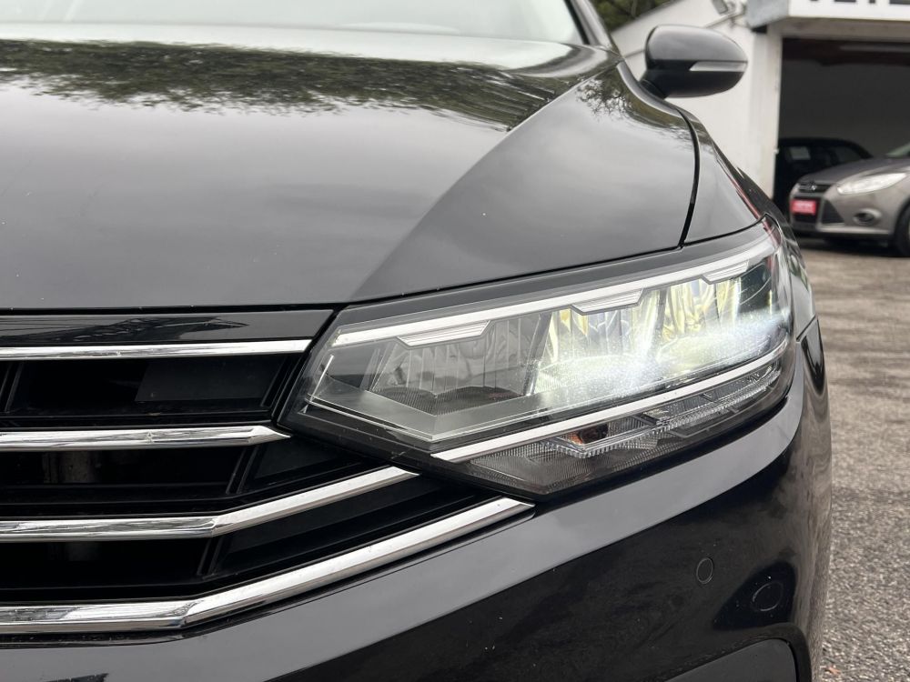 VOLKSWAGEN PASSAT VIII Variant 2.0 TDI SCR Business DSG Végig márkaszervizelt. LED Távtartó Ülésfűtés Navi Bluetooth MEGKÍMÉLT állapot!