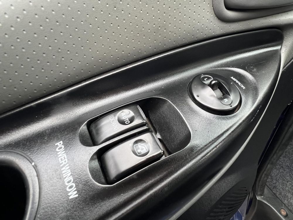 HYUNDAI H-1 2.5 CRDI (9 személyes )