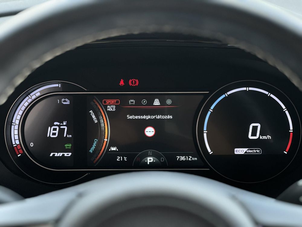 KIA NIRO e-Niro 39kWh Silver 73e km. távtartó. sávtartó. ülésfűtés. félbőr. CARPLAY!