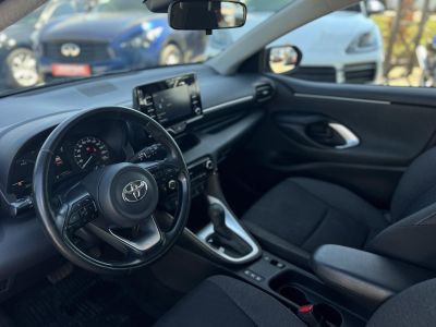 TOYOTA YARIS 1.5 Hybrid Executive e-CVT 103e km. LED fényszórók. táblafelismerő. ülésfűtés. kamera. digitklíma!