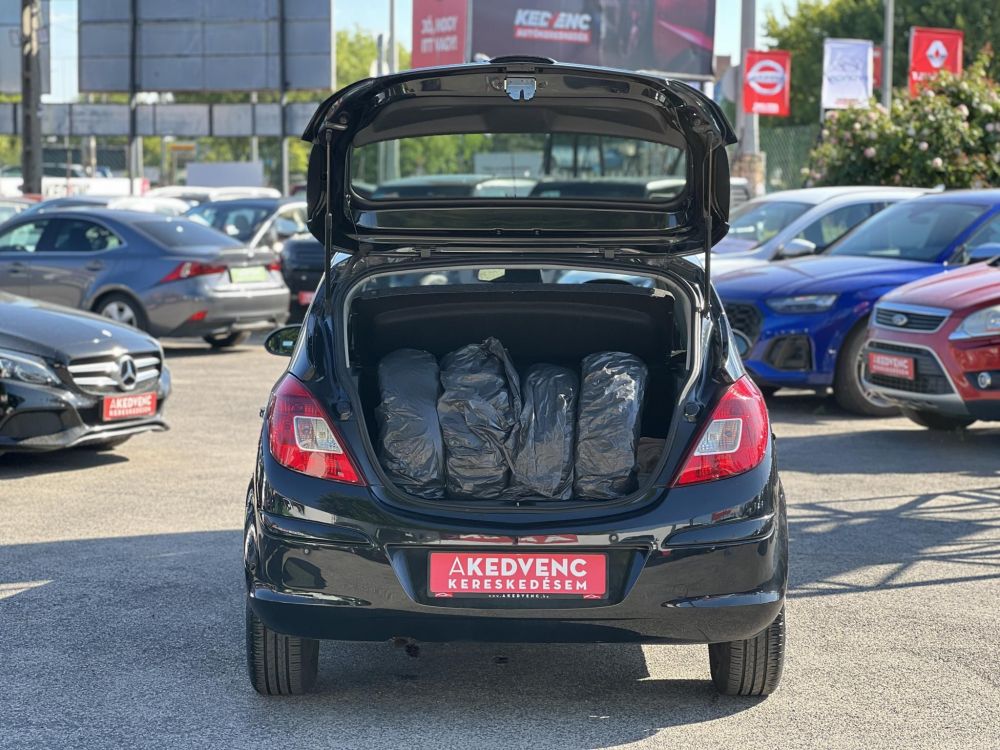 OPEL CORSA D 1.4 Selection Ülés- és Kormányfűtés. klíma