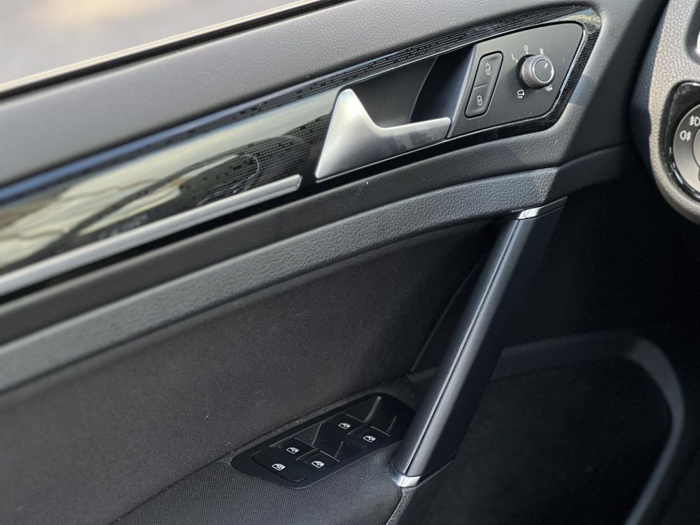 VOLKSWAGEN GOLF VII 2.0 TDI BMT Comfortline DSG 62e km. panorámatető. virtual cockpit. téli-nyári kerék szett!