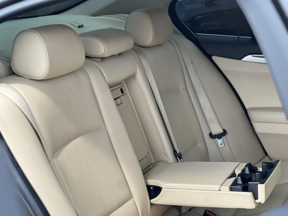 BMW 520d (Automata) Napfénytető. vaj bőrbelső. memória. HUD. kamera. 2 gyári kulcs!