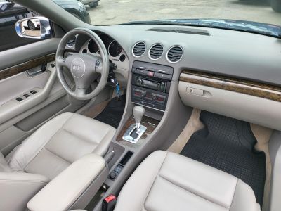 AUDI A4 CABRIO 2.4 V6 Multitronic
