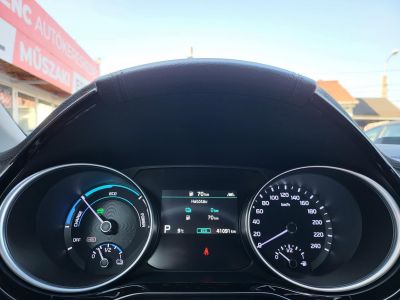 KIA XCEED 1.6 GDI PHEV Gold DCT Garanciális. Márkaszervizelt. Tempomat Keyless Carplay Ülésfűtés Kormányfűtés