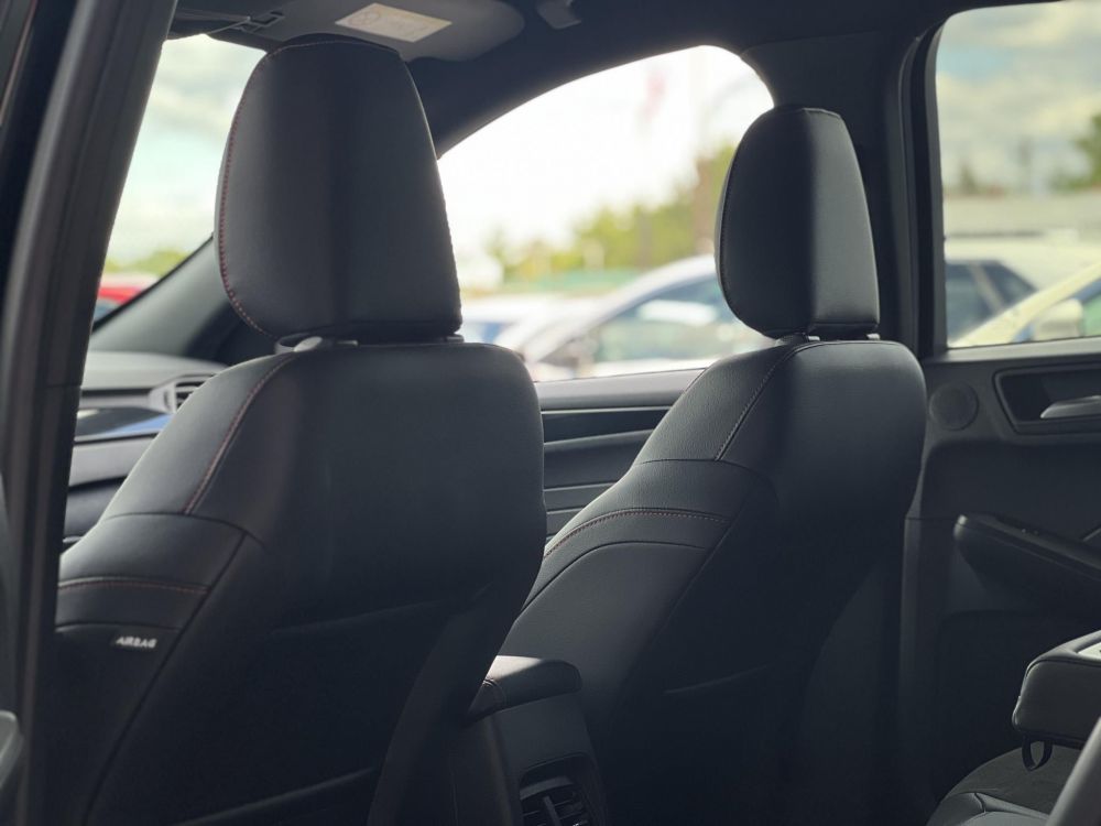 FORD KUGA 2.5 FHEV ST-Line X CVT 42e km. újszerű állapot
