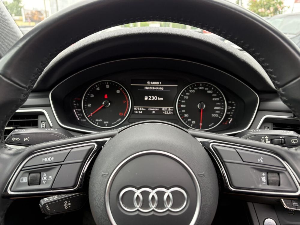AUDI A4 Avant 40 TFSI S line S-tronic 97e km. Magyarországi Panorámatető Bluetooth Megkímélt!