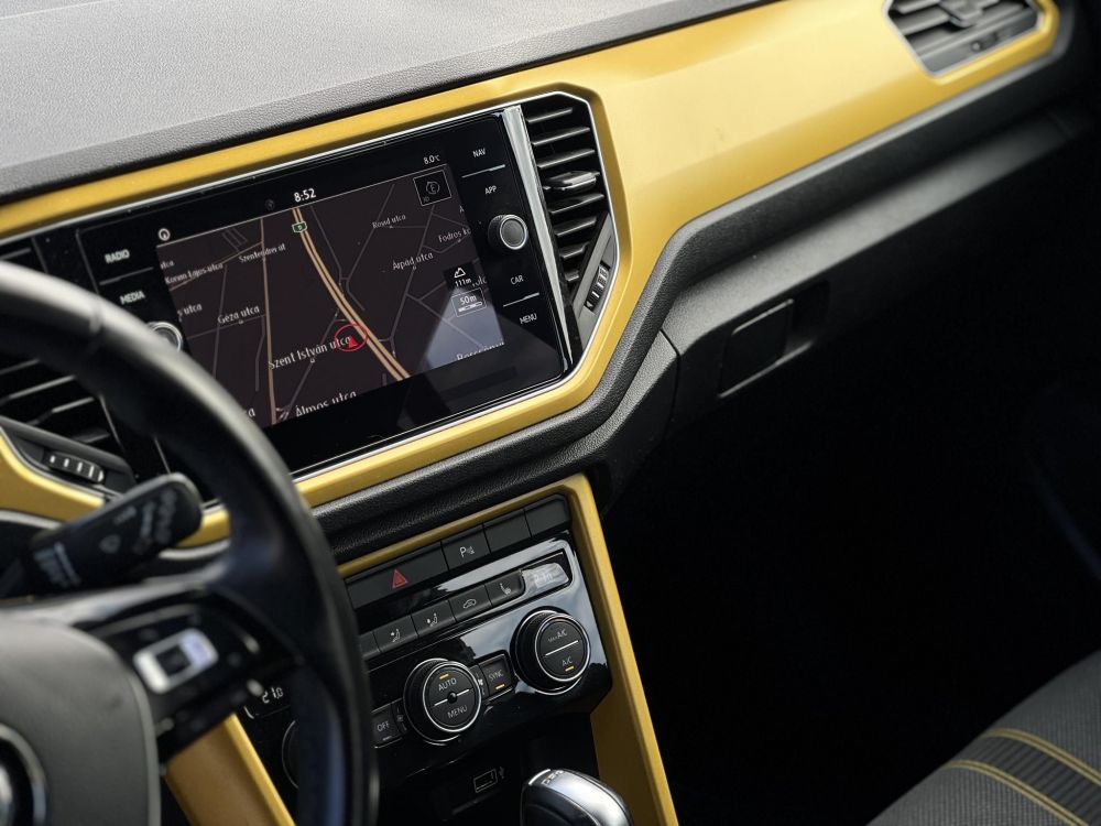 VOLKSWAGEN T-ROC 1.5 TSI ACT Style DSG 140e km. M.-o.i. távolságtartó. sávtartó. navigáció. ülésfűtés. CARPLAY!