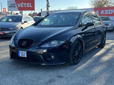 SEAT LEON 2.0 TFSI Cupra 350le! Integrált fejtámlás ülések. Boheme Purple fényezés