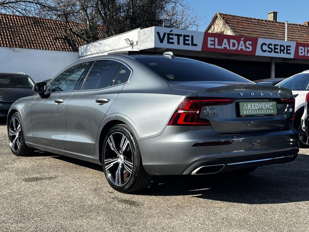 VOLVO S60 2.0 [T8] Recharge Inscription AWD Geartronic 27e km. M.o.-i. garanciális. márkaszervizelt. harman/kardon. ZÖLD rendszám!