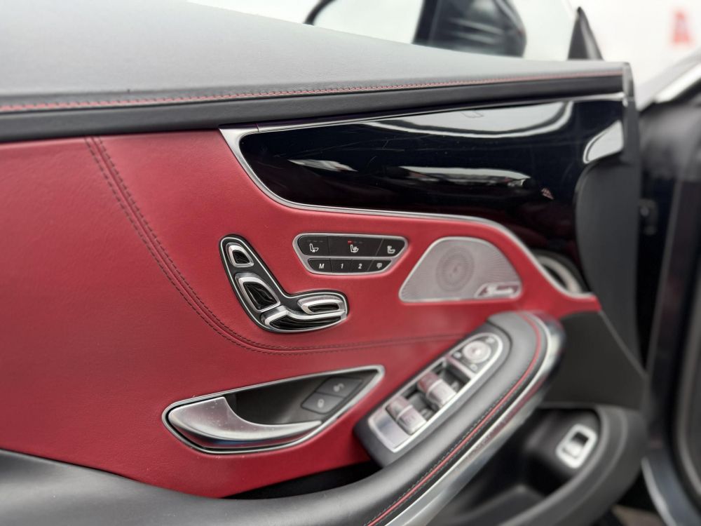 MERCEDES-AMG S 63 4Matic+ 9G-TRONIC 46e km. MAGIC SKY CONTROL. Újszerű állapot. Designo belső!