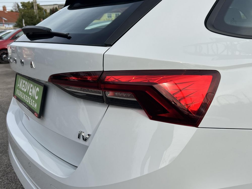 SKODA OCTAVIA Combi 1.4 TSI pHEV Ambition DSG 22e km. LED Tempomat Carplay Sávtartó Ülésfűtés Kormányfűtés Virtual Cockpit