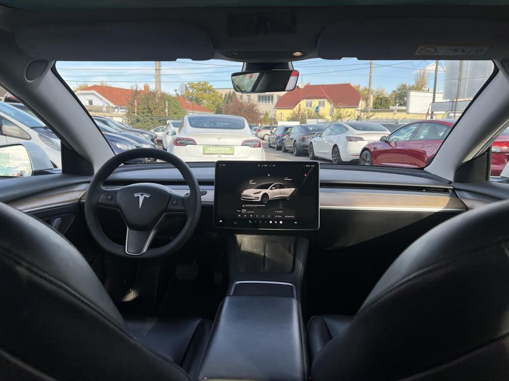TESLA MODEL 3 Long Range AWD (Automata) FACELIFT. hőszivattyú. premium hifi. mátrix LED!