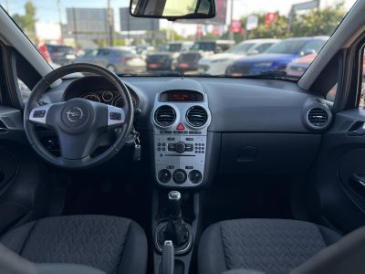 OPEL CORSA D 1.4 Selection Ülés- és Kormányfűtés. klíma