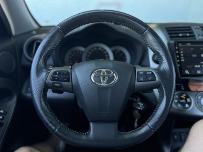 TOYOTA RAV 4 Rav4 2.0 4x4 Executive CVT Alcantara belső. kormányváltó. parkolóradar