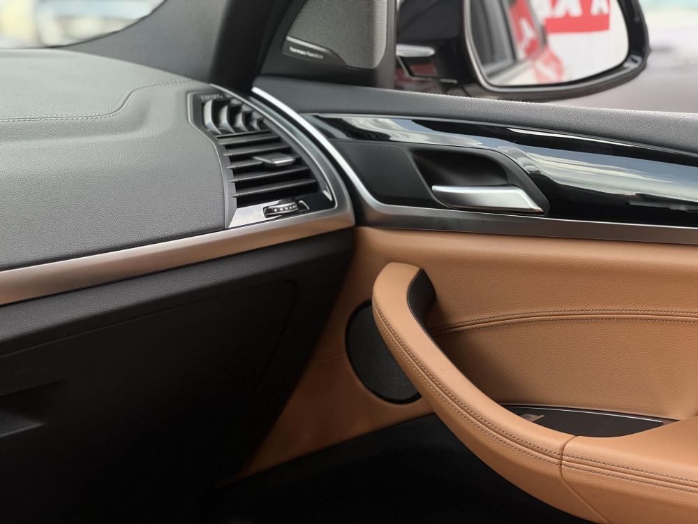 BMW IX3 73,9kWh High Executive panoráma tető. harman/kardon. memória. HUD. barna bőr belső!