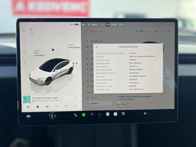 TESLA MODEL 3 Long Range AWD (Automata) HIGHLAND. TÉLI-NYÁRI SZETT GYÁRI ALUFELNIVEL