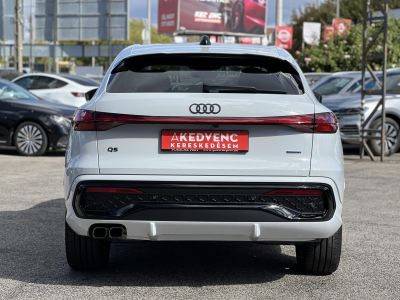 AUDI Q5 SB 40 TDI quattro S-tronic S-line M.o-i. 1.tul. újszerű állapot. garanciális. sérülésmentes!