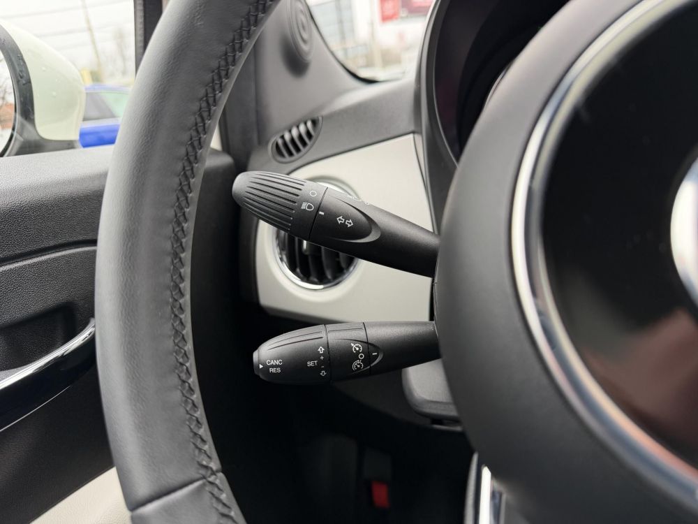 FIAT 500 1.2 8V Star Dualogic 12e km. Magyarországi Panorámatető Téli-nyári kerék Újszerű állapot!