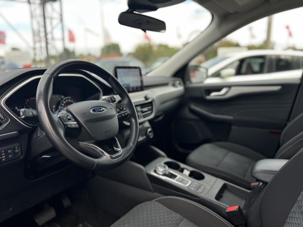 FORD KUGA 2.5 PHEV Freedom CVT 123e km. 70 km elektromos hatótáv. ülés-kormányfűtés. vonóhorog!