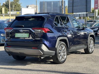 TOYOTA RAV 4 Rav4 2.5 Hybrid Executive AWD e-CVT 71e km. M.o-i. panorámatető. üléshűtés. memória. 360 fokos kamera. CARPLAY!