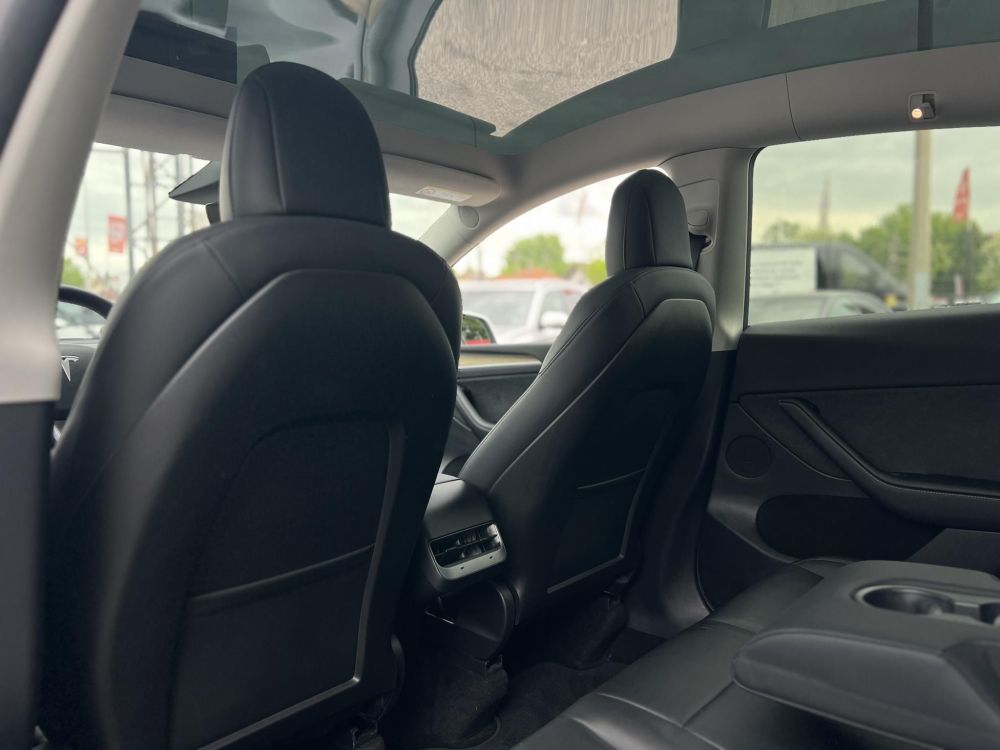 TESLA MODEL Y Long Range AWD (Automata) AMD Ryzen. hőszivattyú. mátrix LED. premium hifi